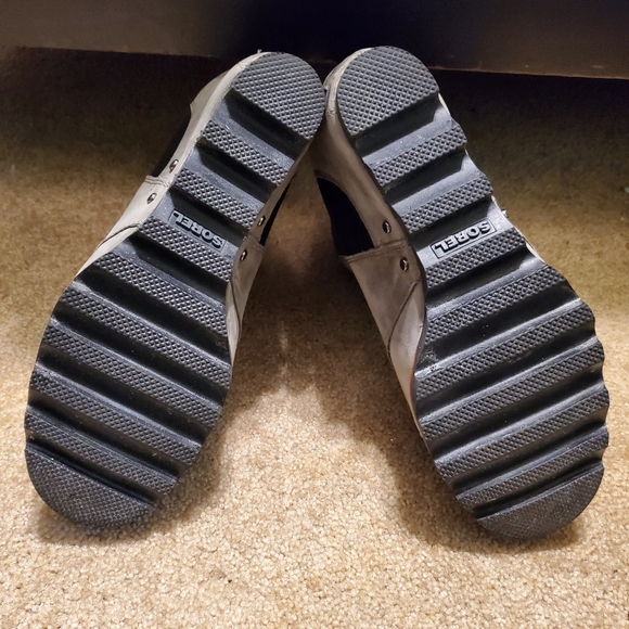 Sorel Joan of Arctic Gray Wedge Boots - Picture 4 of 5